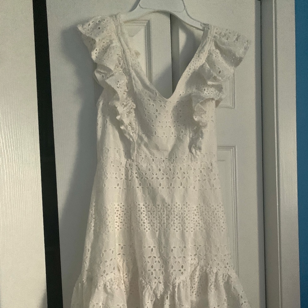 White dress boutique